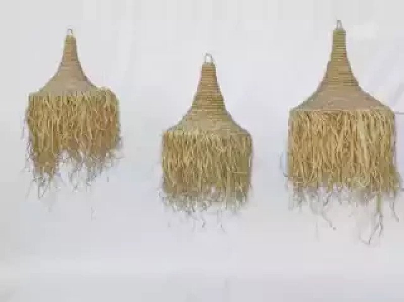 LAM´PARA DE RAFIA EN PUNTA 35X30 CM