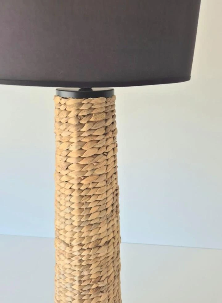 LAMPARA DE MESA JACINTO NEGRA 82 CM