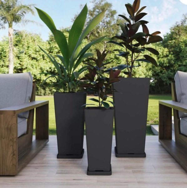 MACETA PIRAMIDAL NEGRA 70